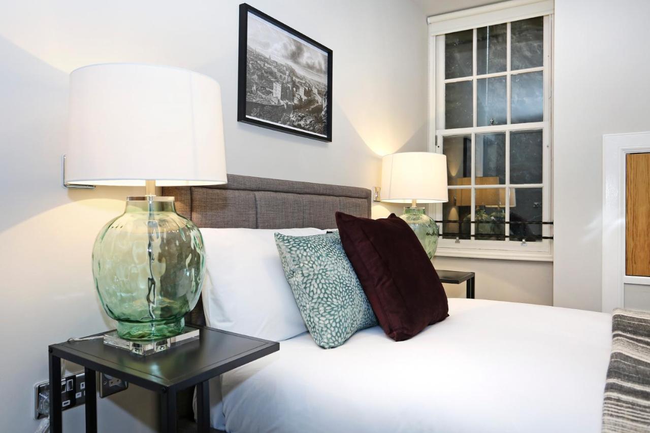 Joivy Refurbished Home On The Royal Mile เอดินบะระ ภายนอก รูปภาพ
